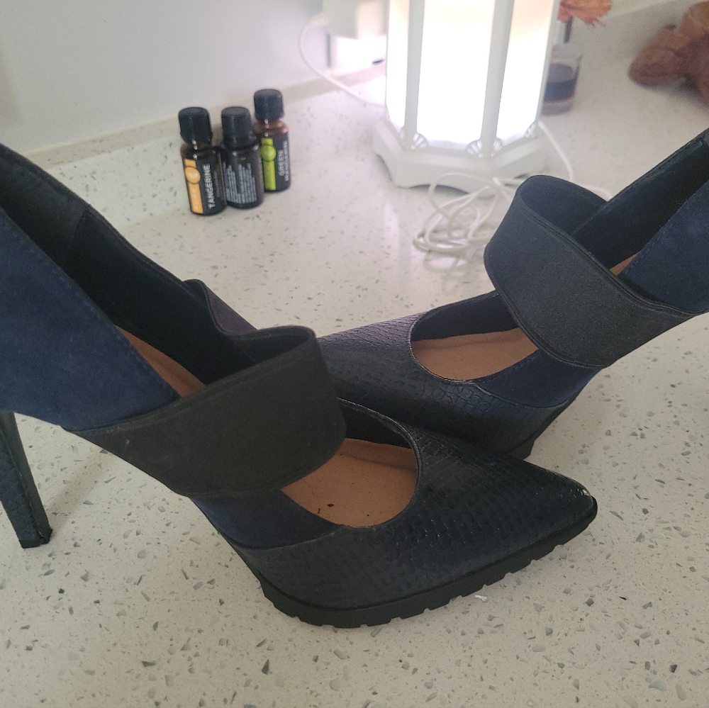 Simply vera wang heels